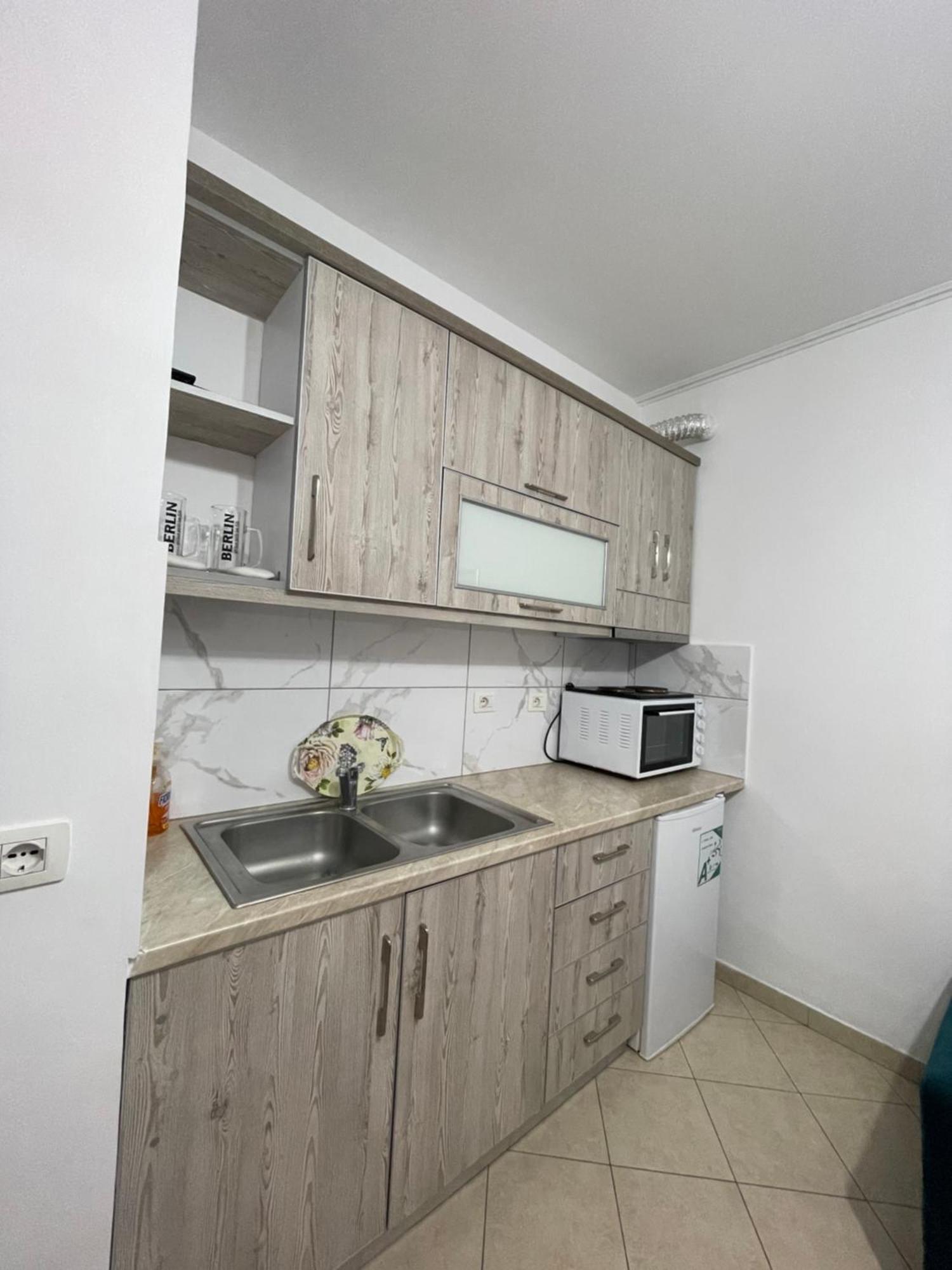 Apartments Monika Саранда Экстерьер фото